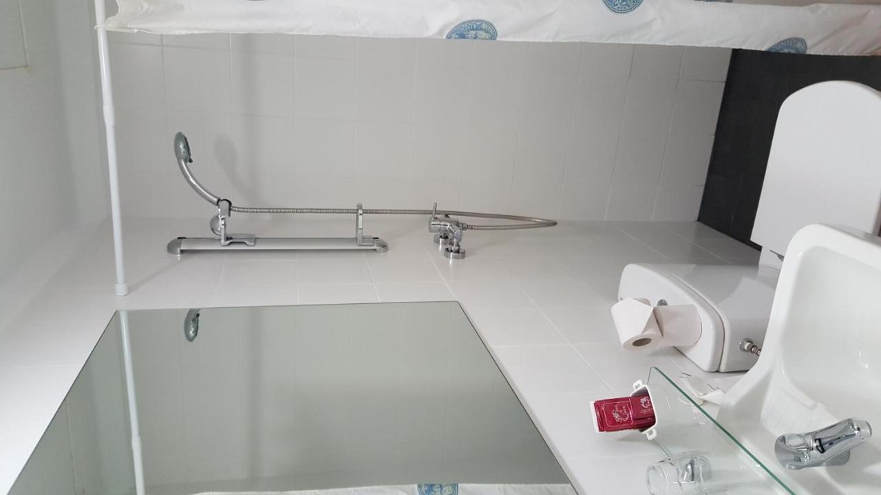 Hostal Residencia Catalina Palamos Exterior photo