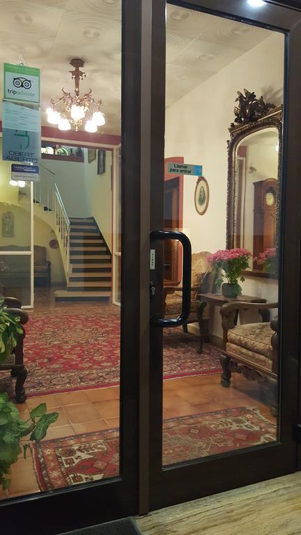 Hostal Residencia Catalina Palamos Exterior photo
